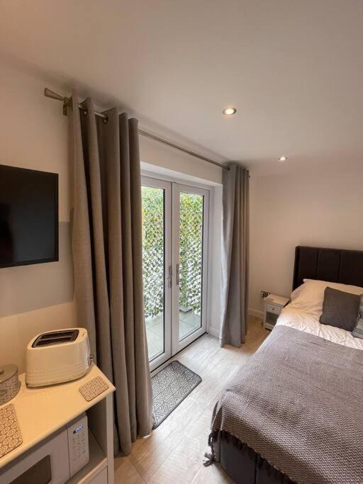 Modern Stylish Studio Flat Near Leigh On Sea. Hadleigh (Essex) Exterior foto